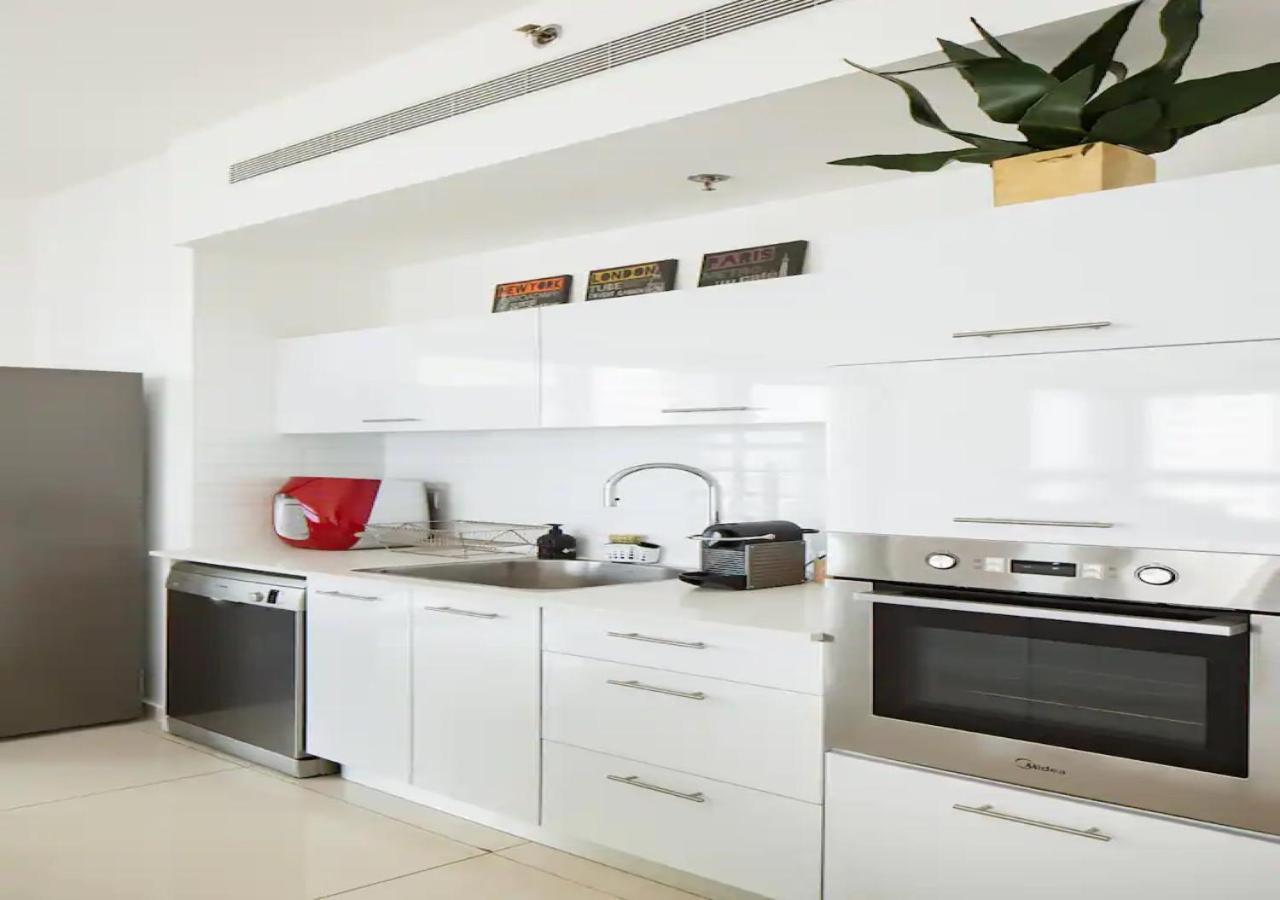 O&O Group- Special Apartment Sea View Luxury Tower بات يام المظهر الخارجي الصورة