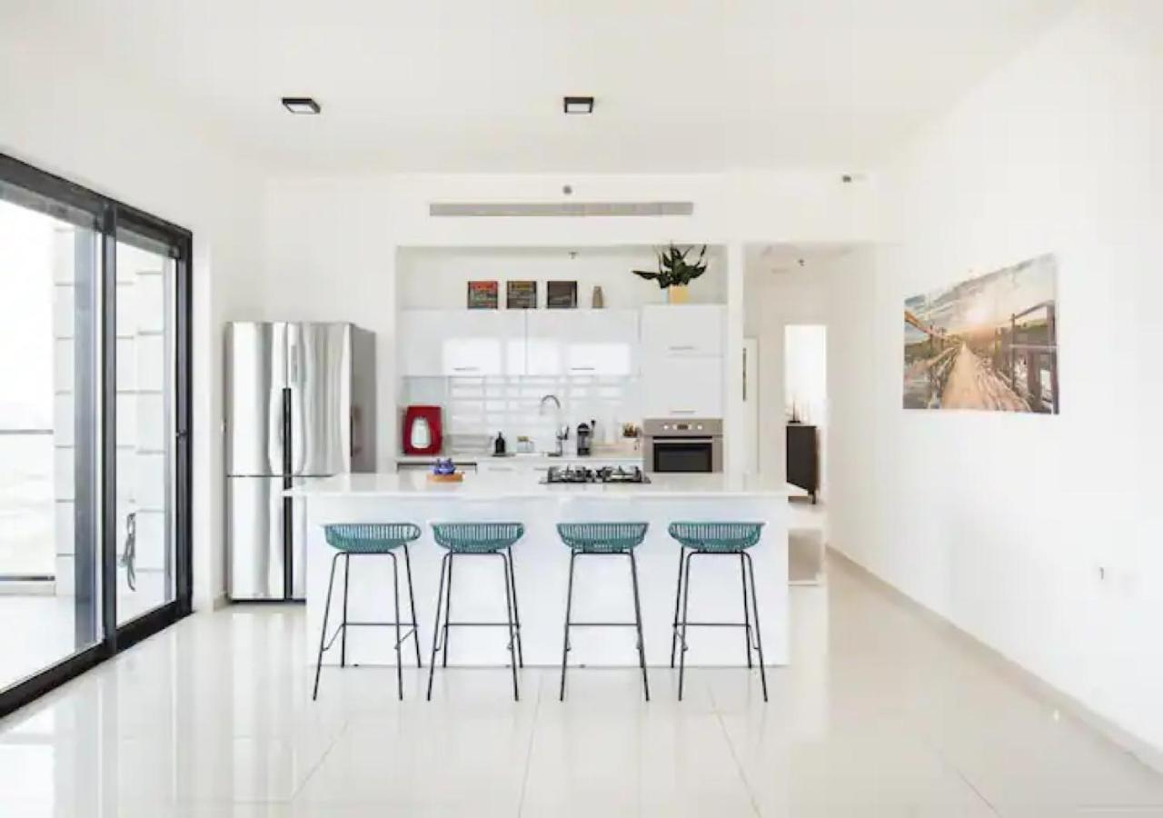 O&O Group- Special Apartment Sea View Luxury Tower بات يام المظهر الخارجي الصورة