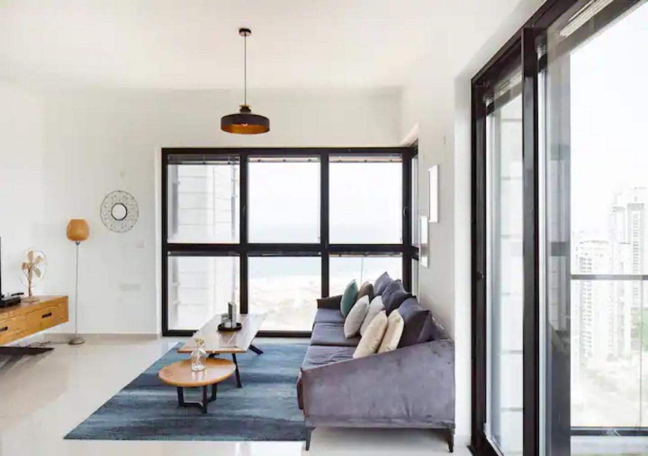 O&O Group- Special Apartment Sea View Luxury Tower بات يام المظهر الخارجي الصورة