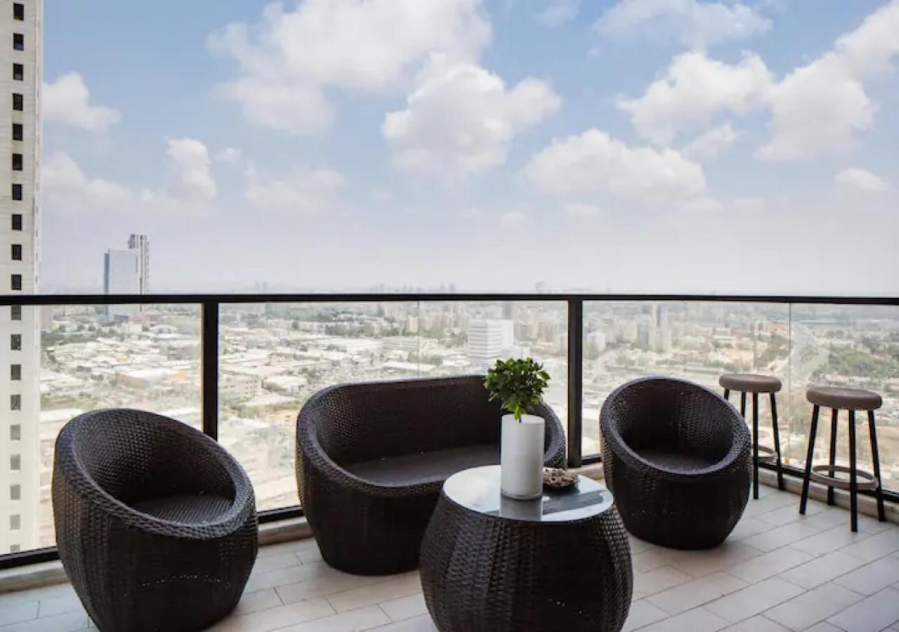 O&O Group- Special Apartment Sea View Luxury Tower بات يام المظهر الخارجي الصورة