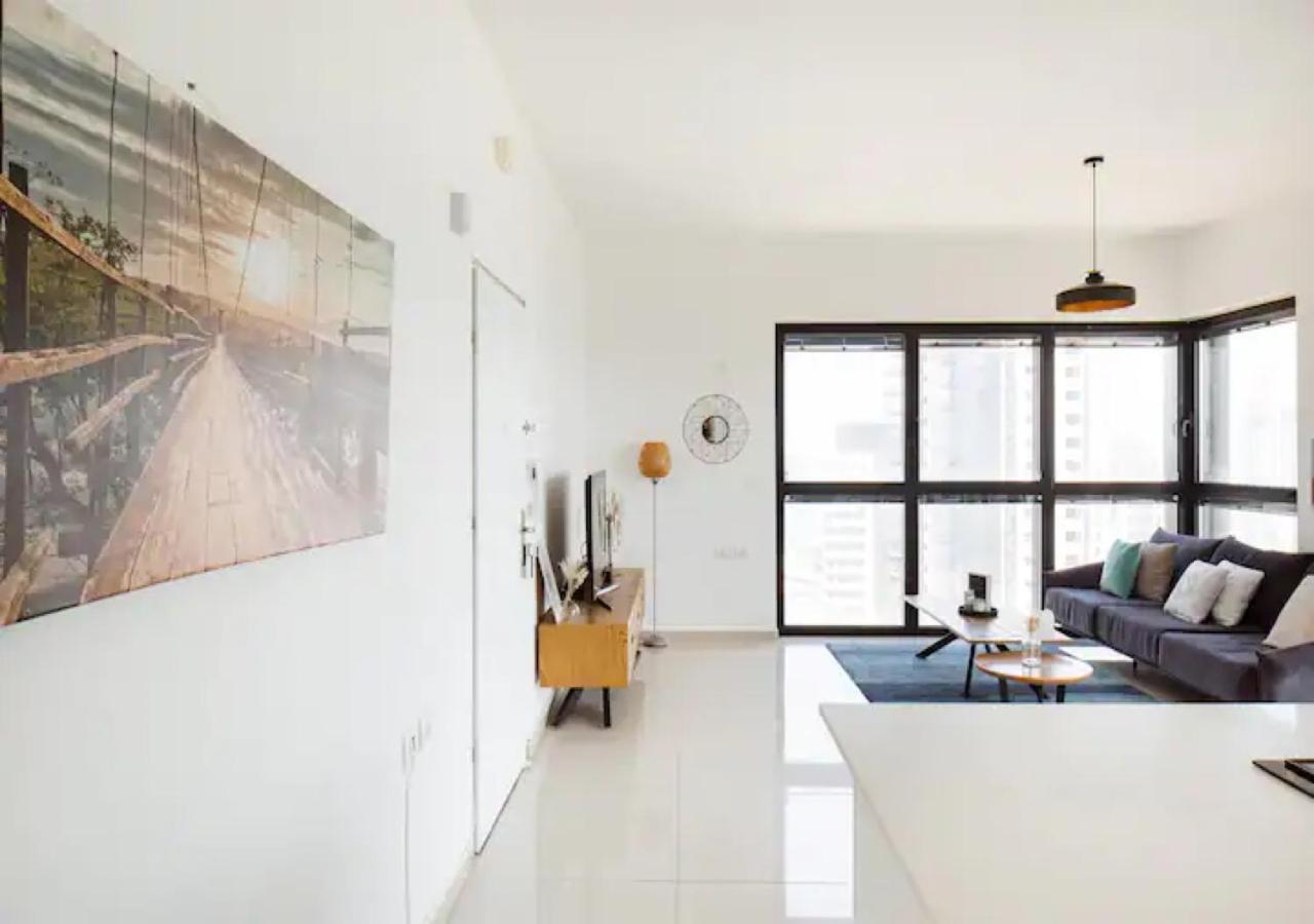 O&O Group- Special Apartment Sea View Luxury Tower بات يام المظهر الخارجي الصورة